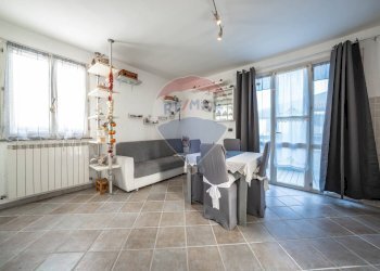 Sala da pranzo - Bilocale Viale Raffaello Sanzio
 
180a, Comacchio - foto 4