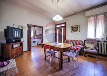 Sala da pranzo - Casa indipendente Via Ruffetta
 
85, Tresignana - foto 1