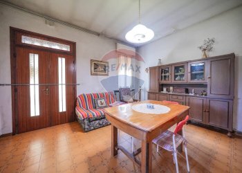 Sala da pranzo - Casa indipendente Via Ruffetta
 
85, Tresignana - foto 4