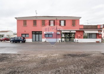 Edificio all\'aperto - Locale Commerciale Viadana - foto 3