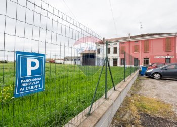 Edificio all\'aperto - Locale Commerciale Viadana - foto 21