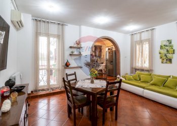 Sala da pranzo - Quadrilocale via Giacomo Leopardi
 
77, Viadana - foto 6