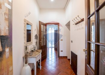 Hall / corridoio - Quadrilocale via Giacomo Leopardi
 
77, Viadana - foto 15