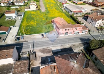 Posizione della mappa - Quadrilocale via Giacomo Leopardi
 
77, Viadana - foto 47