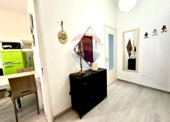 Hall / corridoio - Two-room apartment Via Maria Solari
 
5, Savona - photo 11