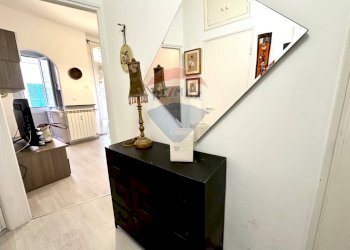 Hall / corridoio - Two-room apartment Via Maria Solari
 
5, Savona - photo 14