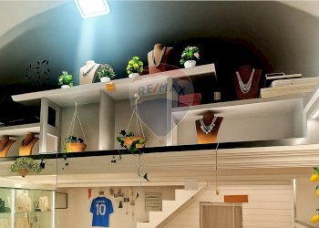 Dettagli - Locale Commerciale Via Fuoro
 
31, Sorrento - foto 6