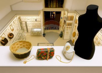 Dettagli - Locale Commerciale Via Fuoro
 
31, Sorrento - foto 9