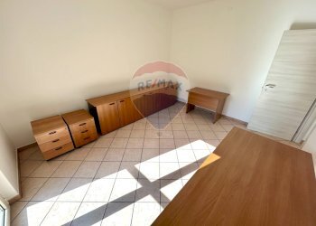 Stanza vuota - Locale Commerciale Costa Volpino - foto 6