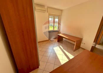 Camera / camera da letto - Locale Commerciale Costa Volpino - foto 14