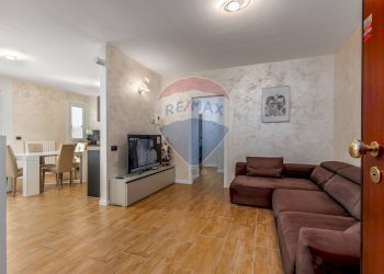 Sala da pranzo - Trilocale VIA AMERIGO VESPUCCI
 
48, Grassobbio - foto 2