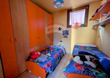 Camera / camera da letto - Quadrilocale Breno - foto 15