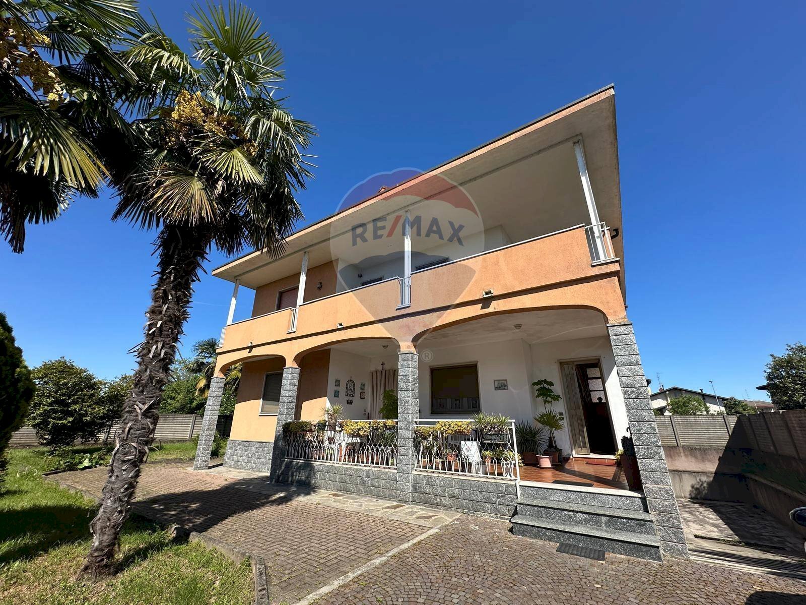 Casa all\'aperto - Casa semi indipendente VIA Papa Giovanni XXIII
 
30, Cerano - foto 1