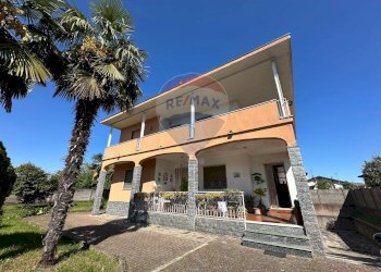 Casa all\'aperto - Casa semi indipendente VIA Papa Giovanni XXIII
 
30, Cerano - foto 1