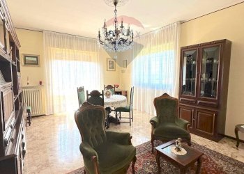 Sala da pranzo - Casa semi indipendente VIA Papa Giovanni XXIII
 
30, Cerano - foto 3