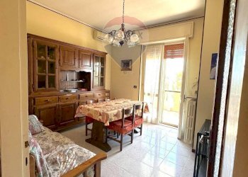 Sala da pranzo - Casa semi indipendente VIA Papa Giovanni XXIII
 
30, Cerano - foto 5