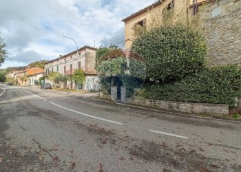 Edificio all\'aperto - Trilocale Semproniano - foto 3