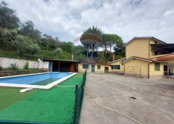 Piscina - Villa Ceppaloni - foto 5