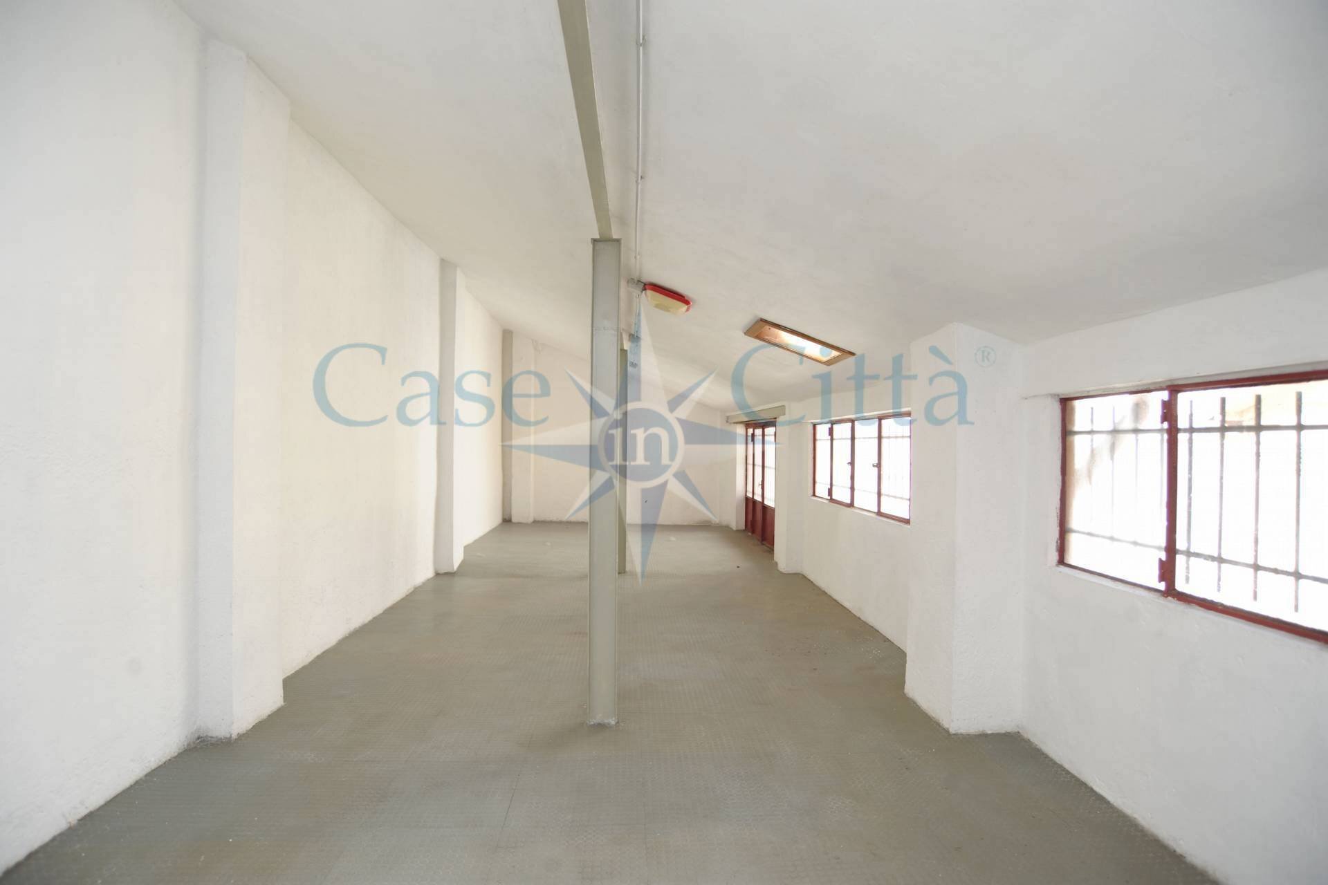 Magazzino  P1 - Locale Commerciale Via Rembrandt, Milano - foto 1