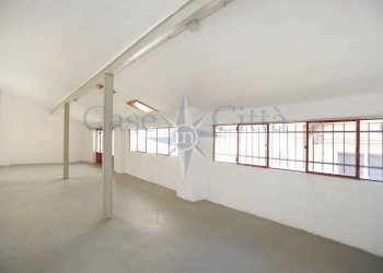 Magazzino P1 - Locale Commerciale Via Rembrandt, Milano - foto 2