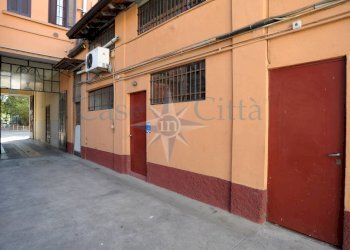 Ingresso - Locale Commerciale Via Rembrandt, Milano - foto 11