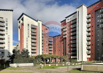 Edificio all\'aperto - Bilocale Via Pesaro
 
19, Milano - foto 4