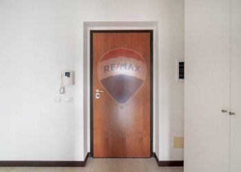 Hall / corridoio - Bilocale Via Pesaro
 
19, Milano - foto 5