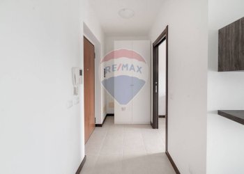 Hall / corridoio - Bilocale Via Pesaro
 
19, Milano - foto 7