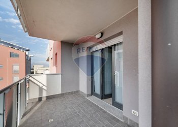 Balcone - Bilocale Via Pesaro
 
19, Milano - foto 14