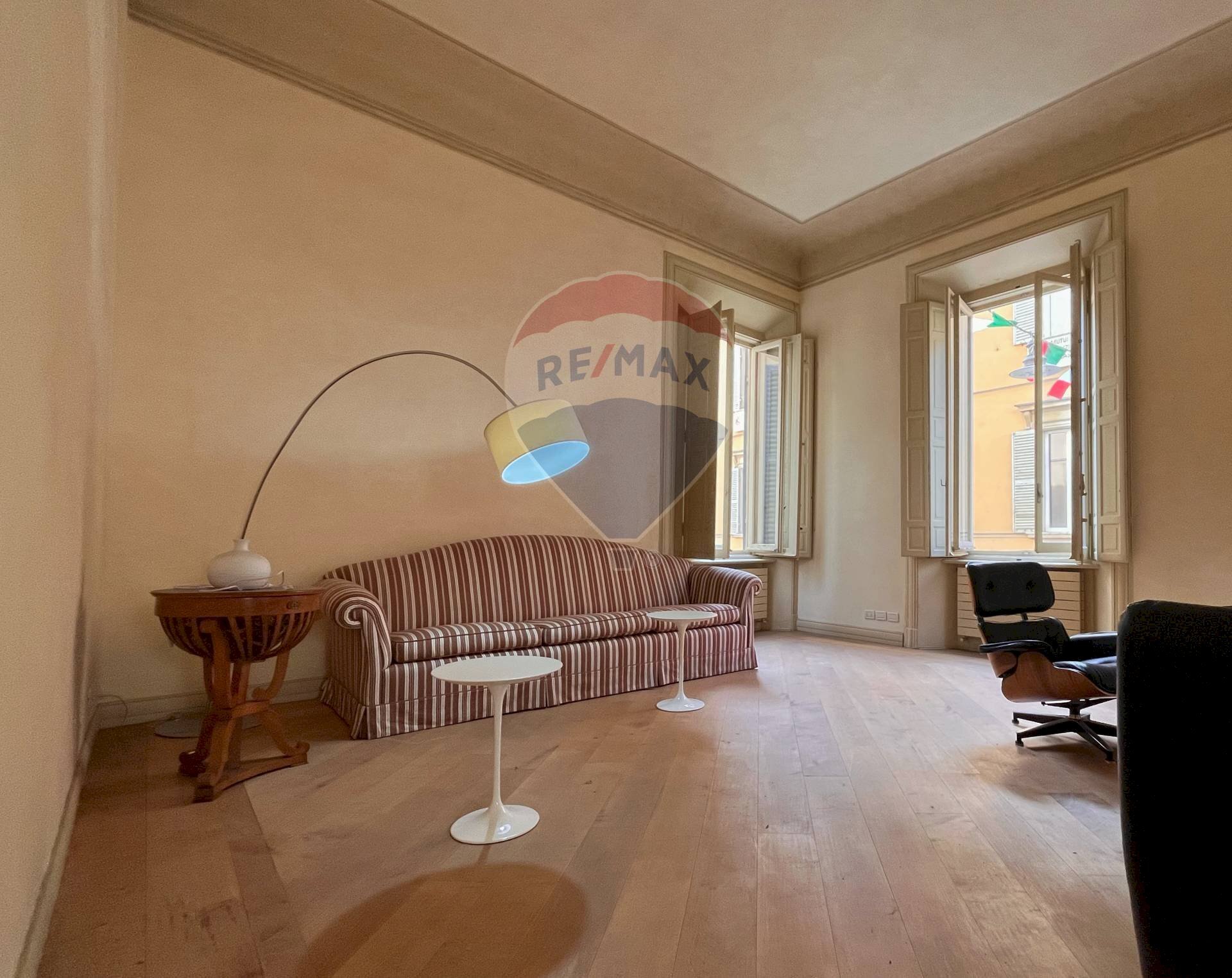 Soggiorno - Two-room apartment Piazza Del Monte
 
9, Reggio nell'Emilia - photo 3