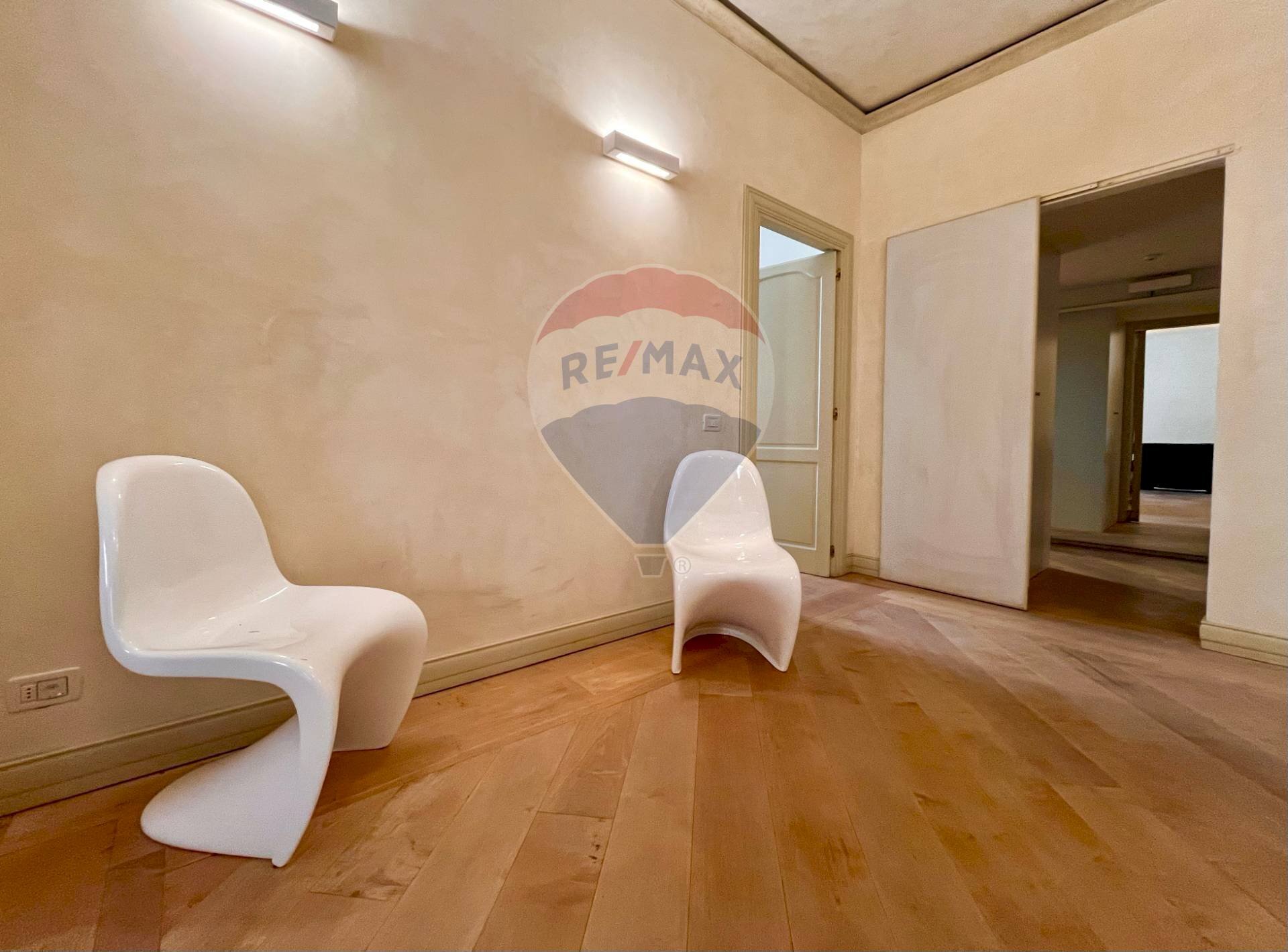 Stanza vuota - Two-room apartment Piazza Del Monte
 
9, Reggio nell'Emilia - photo 1