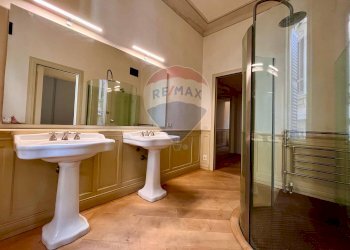 Bagno - Bilocale Piazza Del Monte
 
9, Reggio nell'Emilia - foto 10