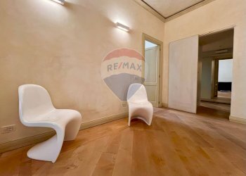 Stanza vuota - Bilocale Piazza Del Monte
 
9, Reggio nell'Emilia - foto 1