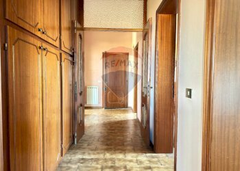 Hall / corridoio - Casa indipendente Casalgrande - foto 19