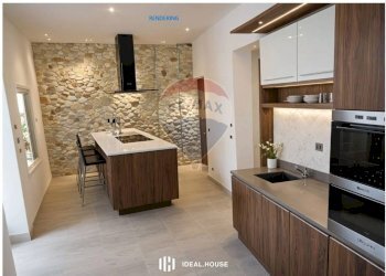 Cucina - Casa indipendente Via Giombattista Odierna
 
109-111-115-117, Ragusa - foto 3