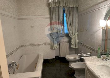 Bagno - Casa indipendente Via Giombattista Odierna
 
109-111-115-117, Ragusa - foto 15