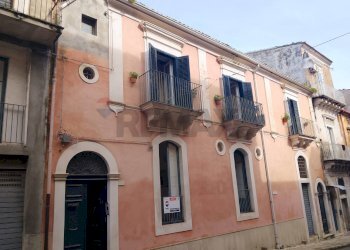 Edificio all\'aperto - Casa indipendente Via Giombattista Odierna
 
109-111-115-117, Ragusa - foto 19