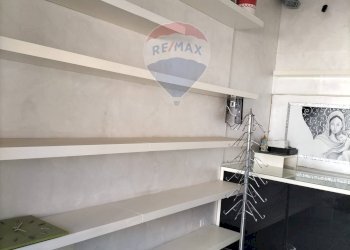 Dettagli - Locale Commerciale Corso Vittorio Emanuele
 
9, Comiso - foto 6