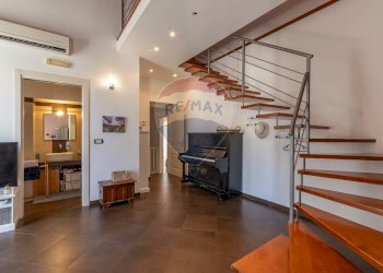 Scale - Villa Bifamiliare Via Paternó
 
1, Ragusa - foto 4