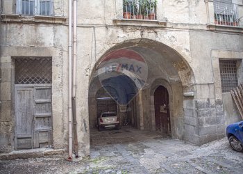 Edificio all\'aperto - Casa semi indipendente Piazza Umberto I
 
17, Vizzini - foto 4
