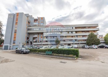 Edificio all\'aperto - Quadrilocale via Colle dell'Ara
 
92, Chieti - foto 22