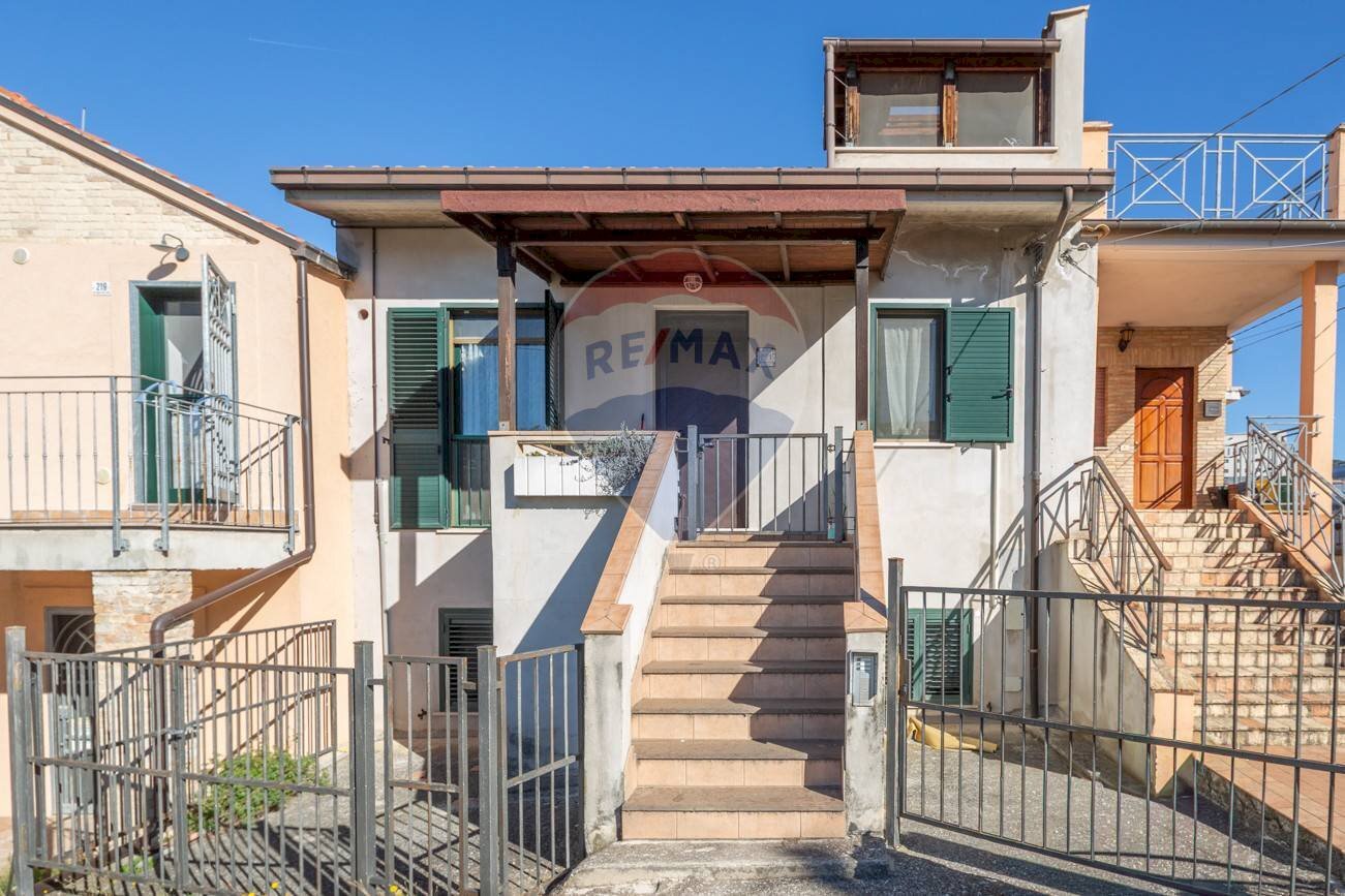 Casa all\'aperto - Casa semi indipendente VIA COLLE DELL'ARA
 
221, Chieti - foto 1