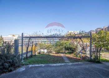 Edificio all\'aperto - Casa semi indipendente VIA COLLE DELL'ARA
 
221, Chieti - foto 18