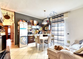 Foto 1 - Trilocale via Gian Lorenzo Bernini
 
23, Solaro - foto 1