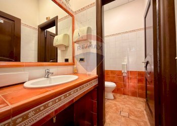 Bagno - Commercial Premises Via XX Settembre
 
359, Avezzano - photo 8