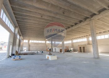 Parcheggio - Capannone Via A. Toscanini
 
13, Montesilvano - foto 1