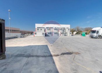 Edificio all\'aperto - Capannone Via A. Toscanini
 
13, Montesilvano - foto 4