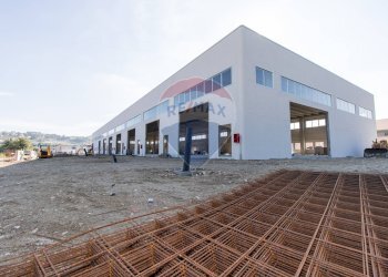 Edificio all\'aperto - Capannone Via A. Toscanini
 
13, Montesilvano - foto 10