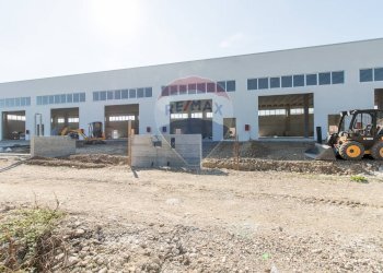 Edificio all\'aperto - Capannone Via A. Toscanini
 
13, Montesilvano - foto 11