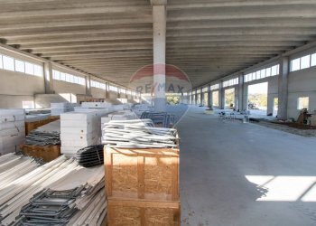 Terrazza - Capannone Via A. Toscanini
 
13, Montesilvano - foto 16